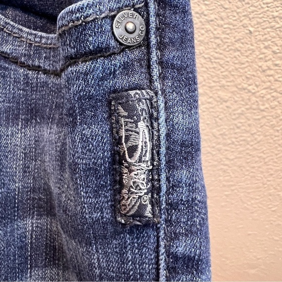 SILVER AIKO HIGH SUPER SKINNY JEANS. Embroidered back pockets. Size 34/31 - Picture 4 of 10